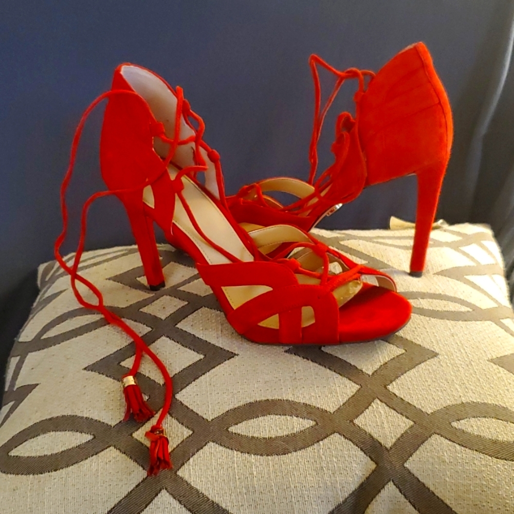GUC Michael Kors red heels with wrap ankle strap sz 8M